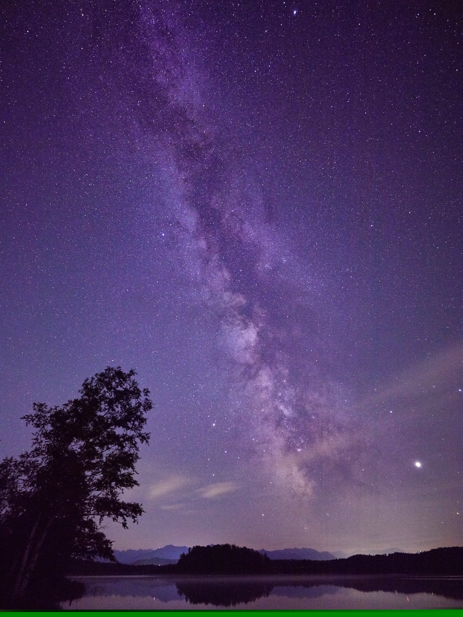 Milchstraße über den Osterseen in Oberbayern